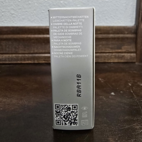 R.E.M. Beauty Midnight Shadows Eyeshadow Palette MIDNIGHT SNACK 8g / 0.28 oz NIB - Picture 5 of 6